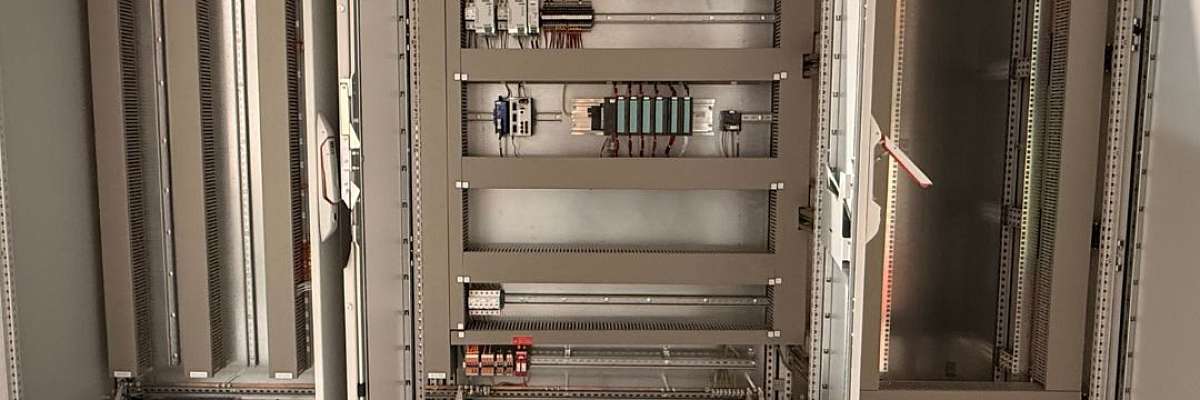 Een sterk staaltje kastenbouw: 5 installaties, 1 betrouwbaar systeem